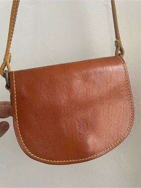 Leather Saddle Crossbody Bag in Chestnut Brown handmade in Italy Florence NWOT